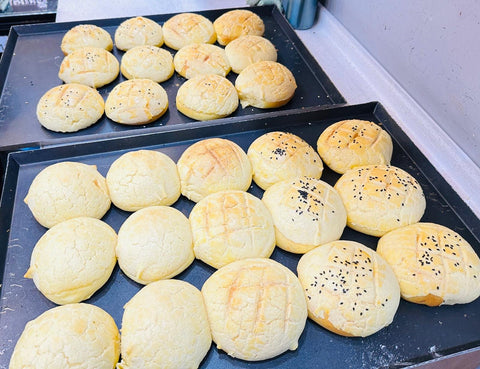 *NEW* SOFT GOOEY POLO BUNS (CHICKEN CHAR SIEW FILLINGS)
